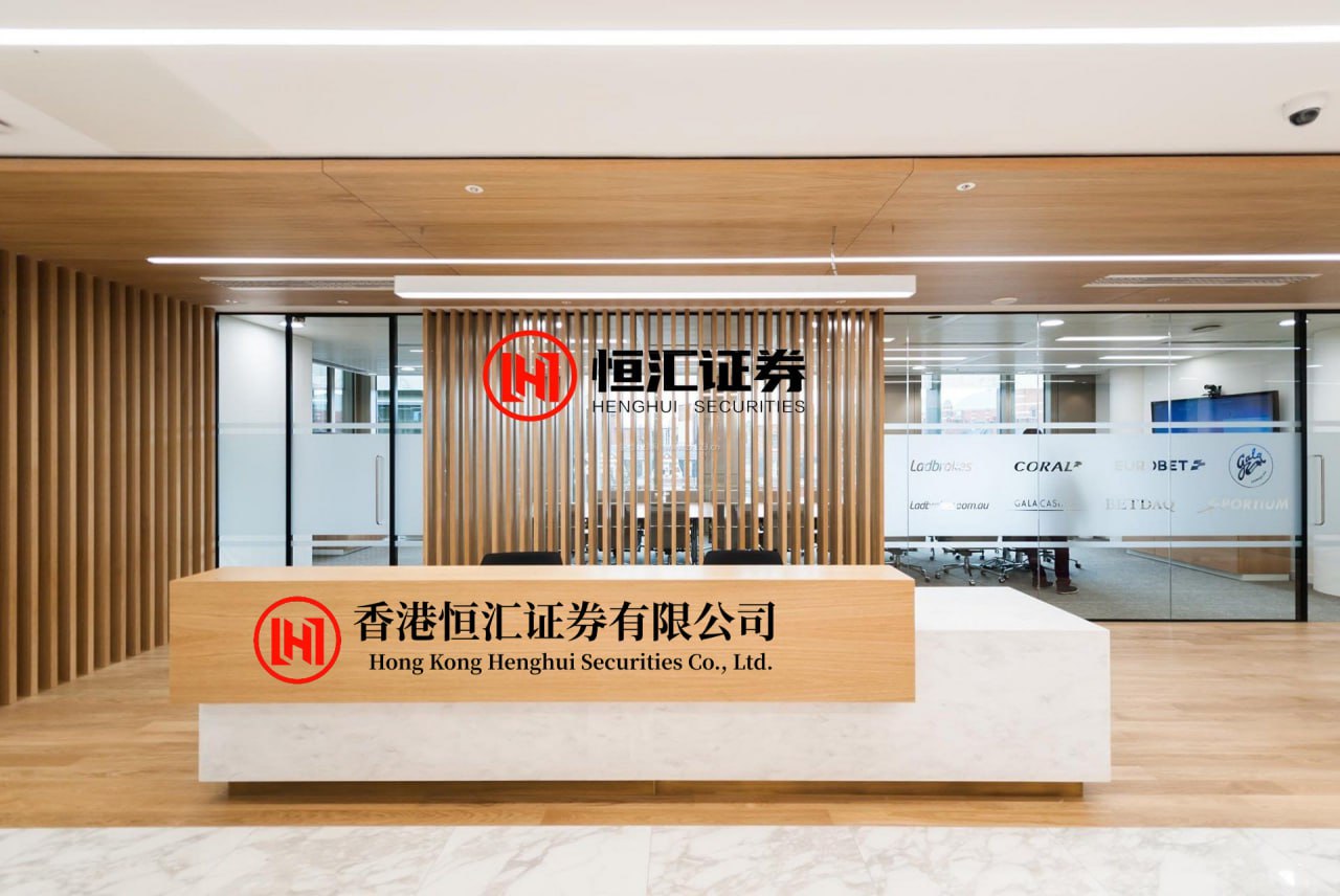东信证券 8次出轨3次被抓，她都没离...